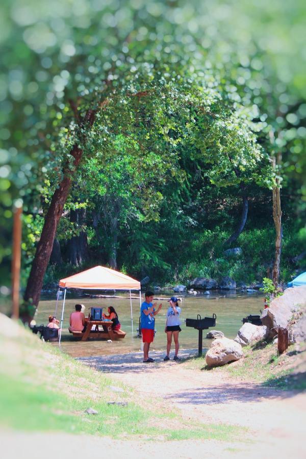 Son'S Guadalupe Glamping Tents - Adorable Riverside Glamping Tents Perfect A Family Getaway! New Braunfels Exterior photo